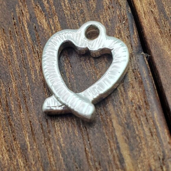 Candy cane red and silver tone heart pendant - Picture 2 of 2